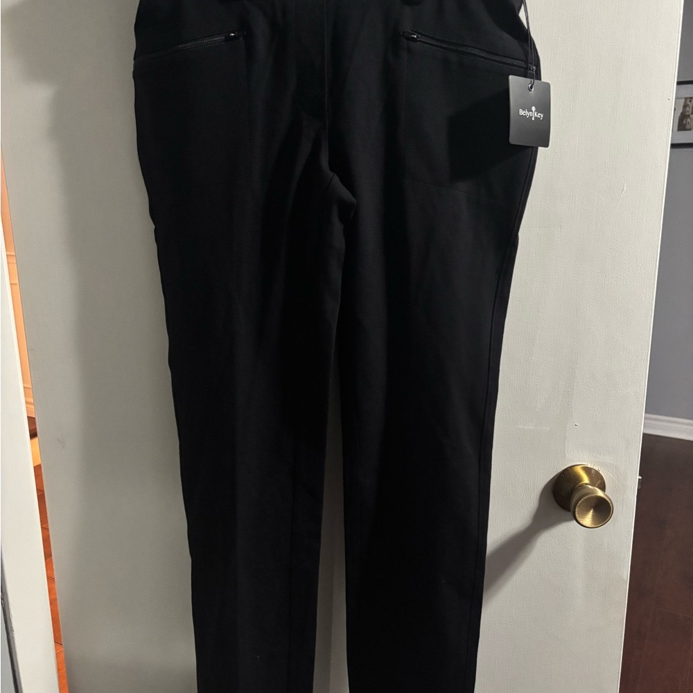 Nwt women’s Belyn Key Black commuter ponte Pants size medium